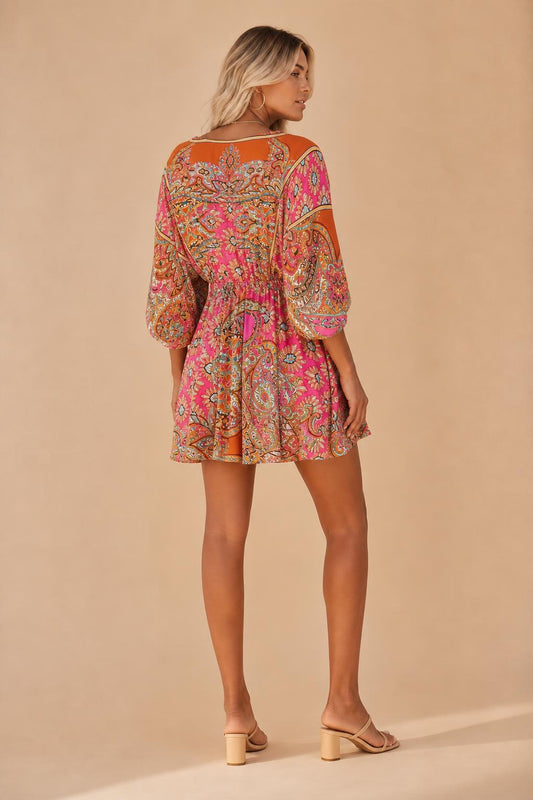 Vestido Corto Paisley Rosa - Invitada Chic Casual
